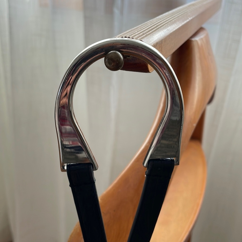 Chico’s adjustable leather belt
